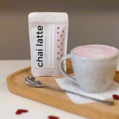Růžové Chai latte - mléčný nápoj z exotického koření