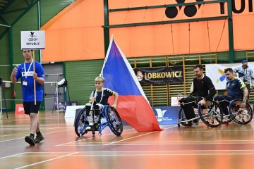 Fandíme pohybu! Podpořili jsme zdravotně znevýhodněné sportovce Badminton Sharks Brno.