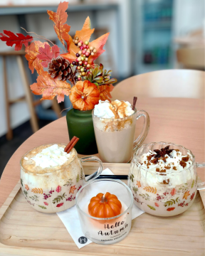 Podzimní nabídka v Bistru Teamcaffe: nové nápoje, dezerty a kniha přání